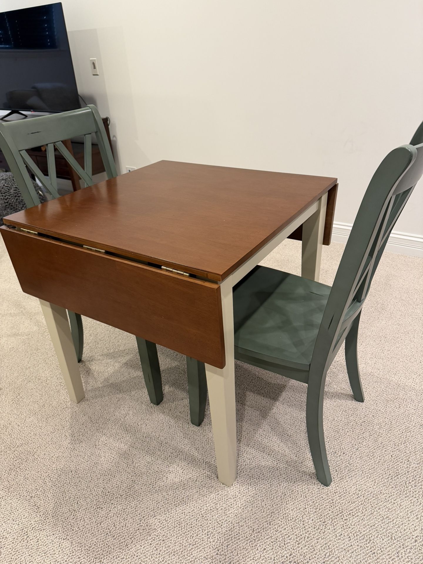 Drop Leaf Dining Table And chairs