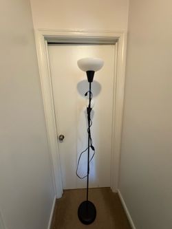 Standing floor lamp