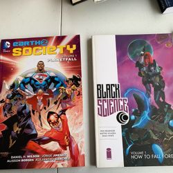 Lot If 5 Graphic Novel Comic Books