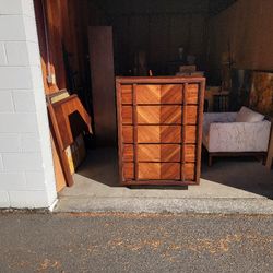 Mid Century Modern Dresser 