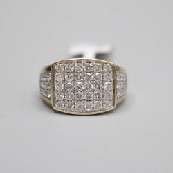 10K Yellow Gold Diamond Cluster Ring 1.825 CTW G-H SI1 Size 10