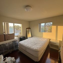 Queen Size Mattress, Plush!