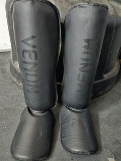 Venum MMA Muay Thai Shin Guards Large