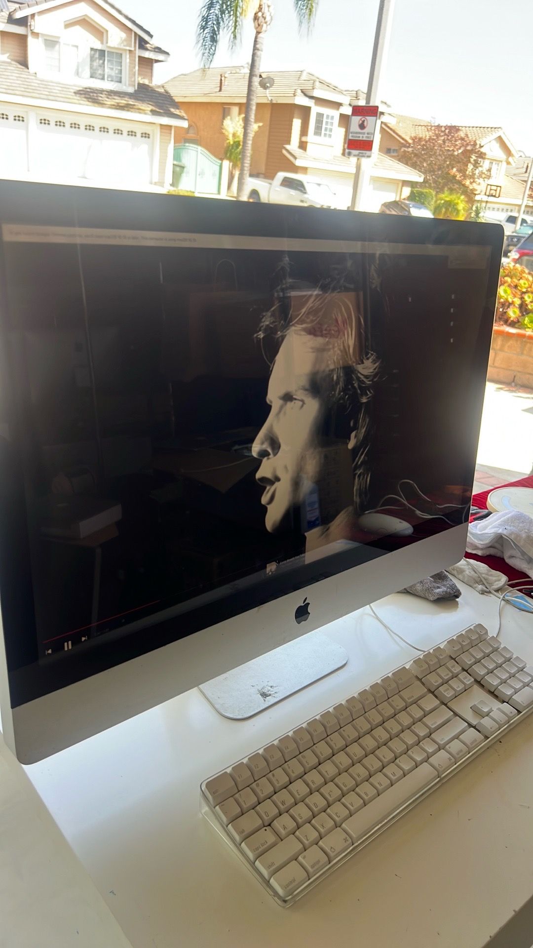 2011 27” iMac all in one desktop computer
