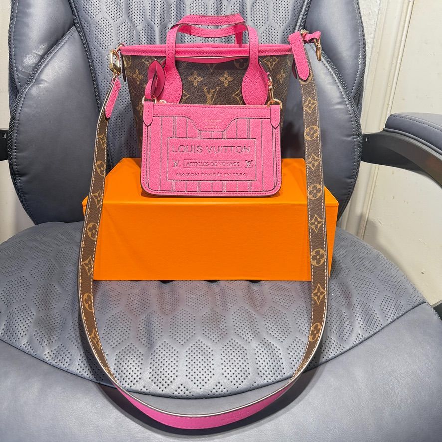 Louis Vuitton Neverfull Bandoulière Inside Out BB M12106