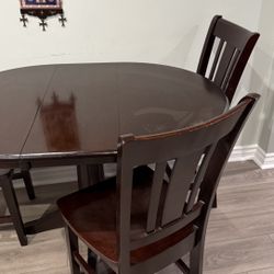 table and 4 chairs