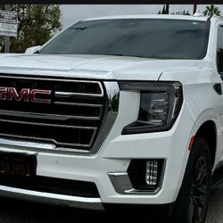 2023 GMC Yukon XL SLT 4WD In Excellent Condition Like New Low Mileage 