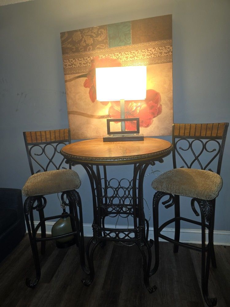 Swivel Bar Stools End Table