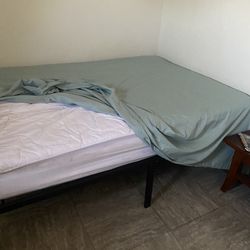 Full Size Bed With Frame 