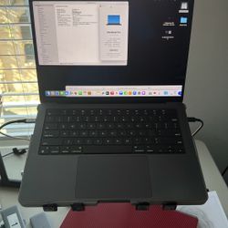 Apple M3 Max 14” 16 Core Mac Book Pro