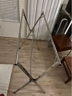 Clothes drying rack