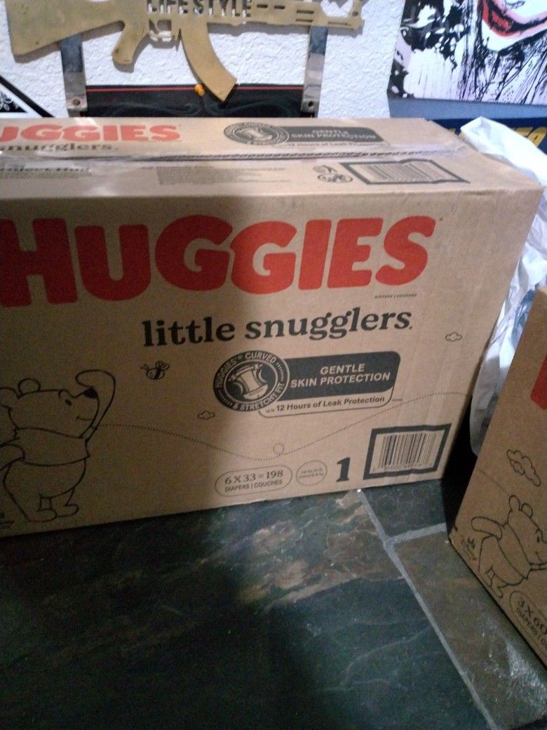 Brand New Huggies Size 1 198 Diapers 