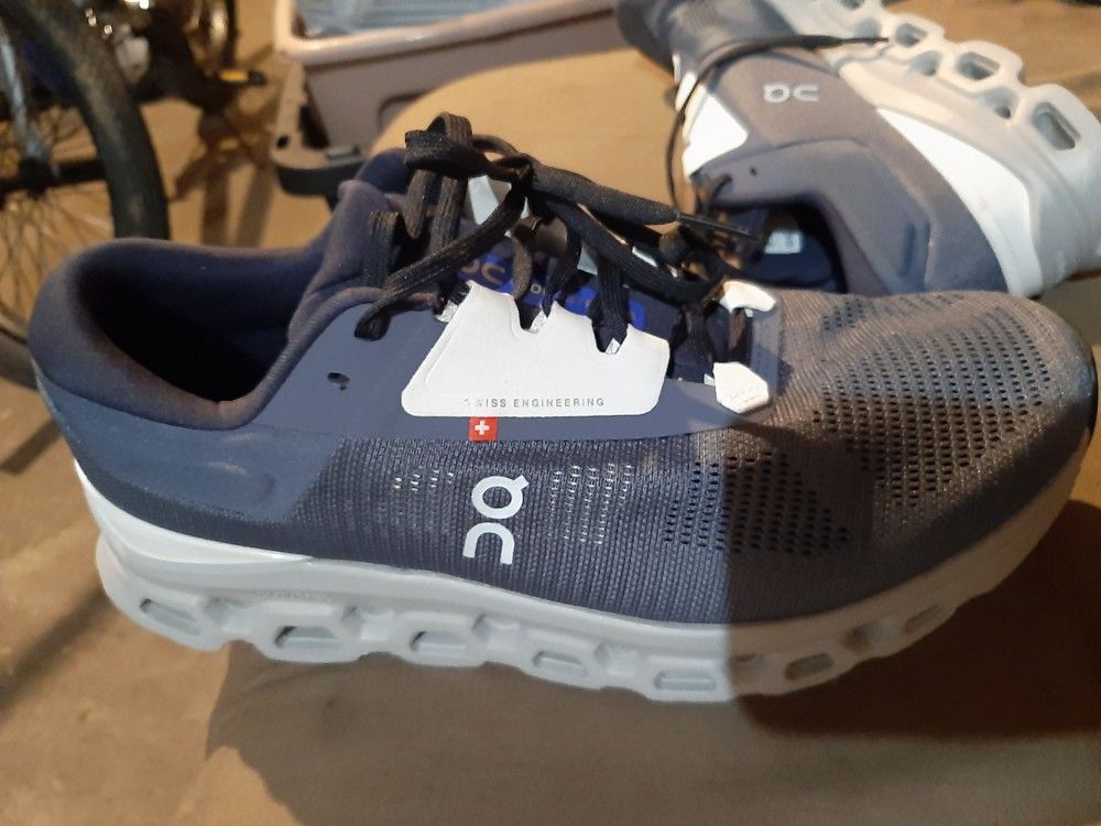 On Cloud Men's Shoes 10