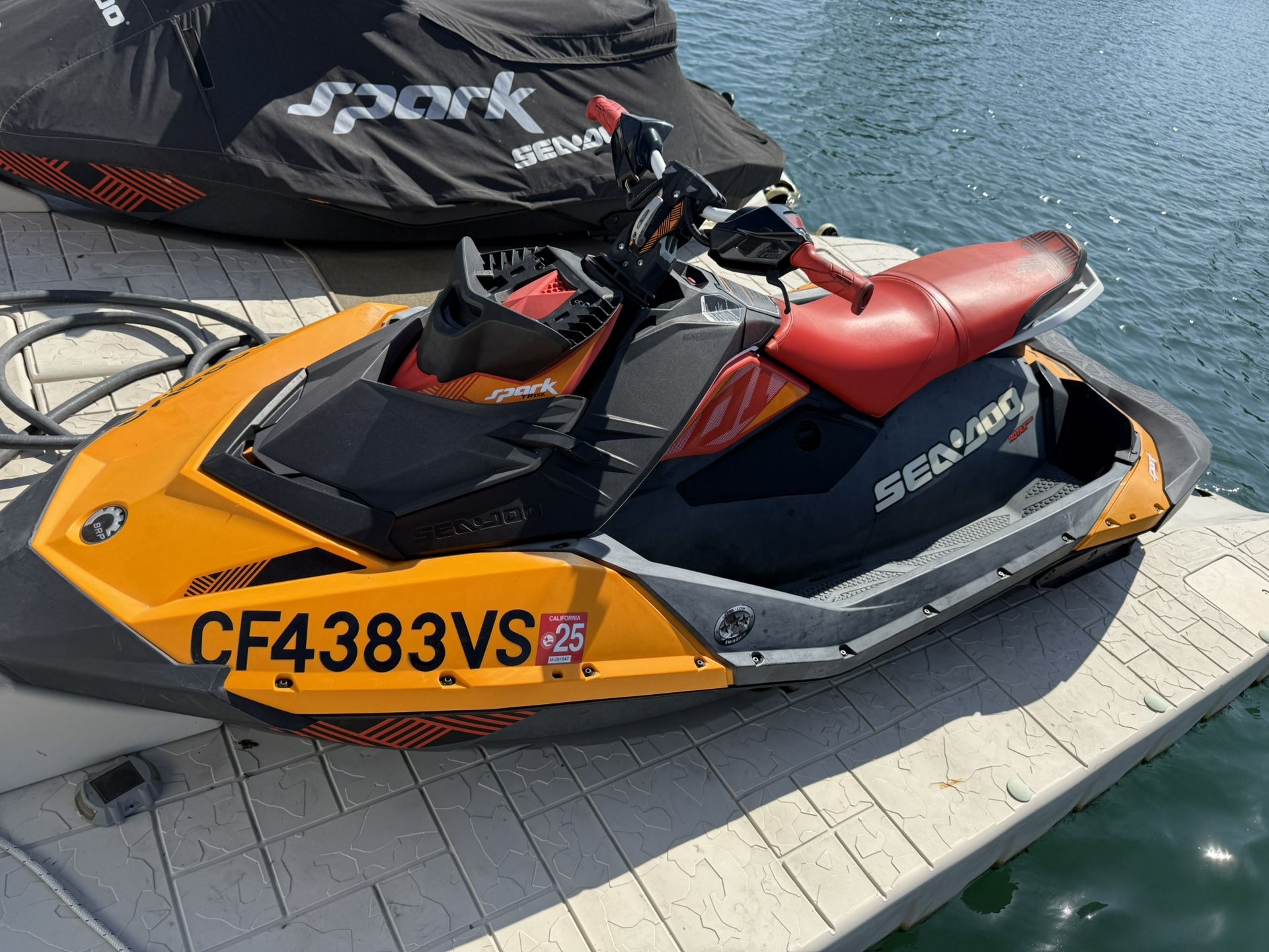 2ea 2019 Sparks Jet Skis