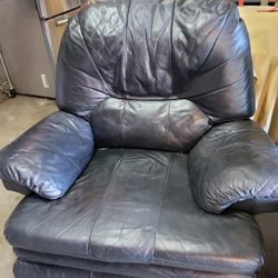 2 Leather Recliners 