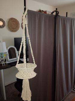 Plant hanger
