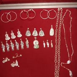 Silver Pendant And Necklace 