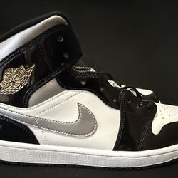 Air Jordan 1 Mid SE - Black/White/Light Smoke Grey - Size 12