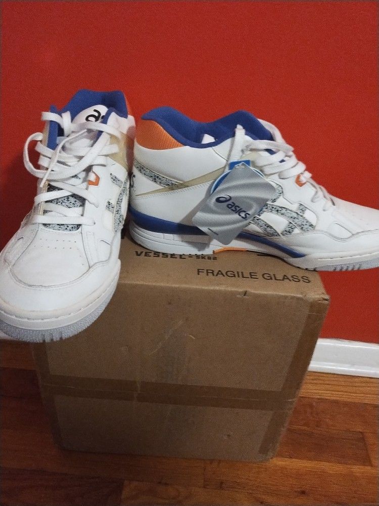 ASICS HIGH TOP...... CHECK OUT MY PAGE FOR MORE ITEMS