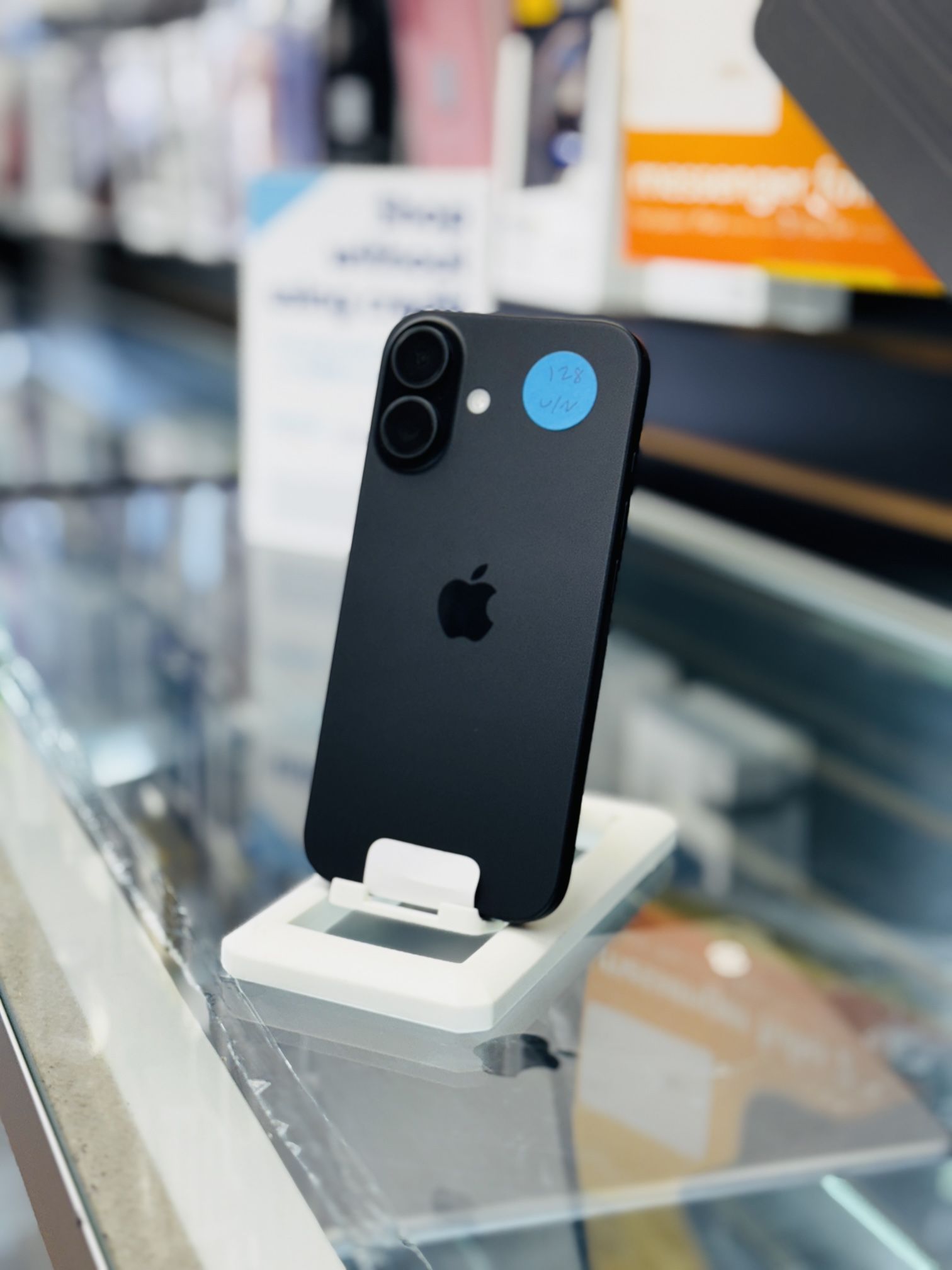 iPhone 16 (Factory Unlocked)