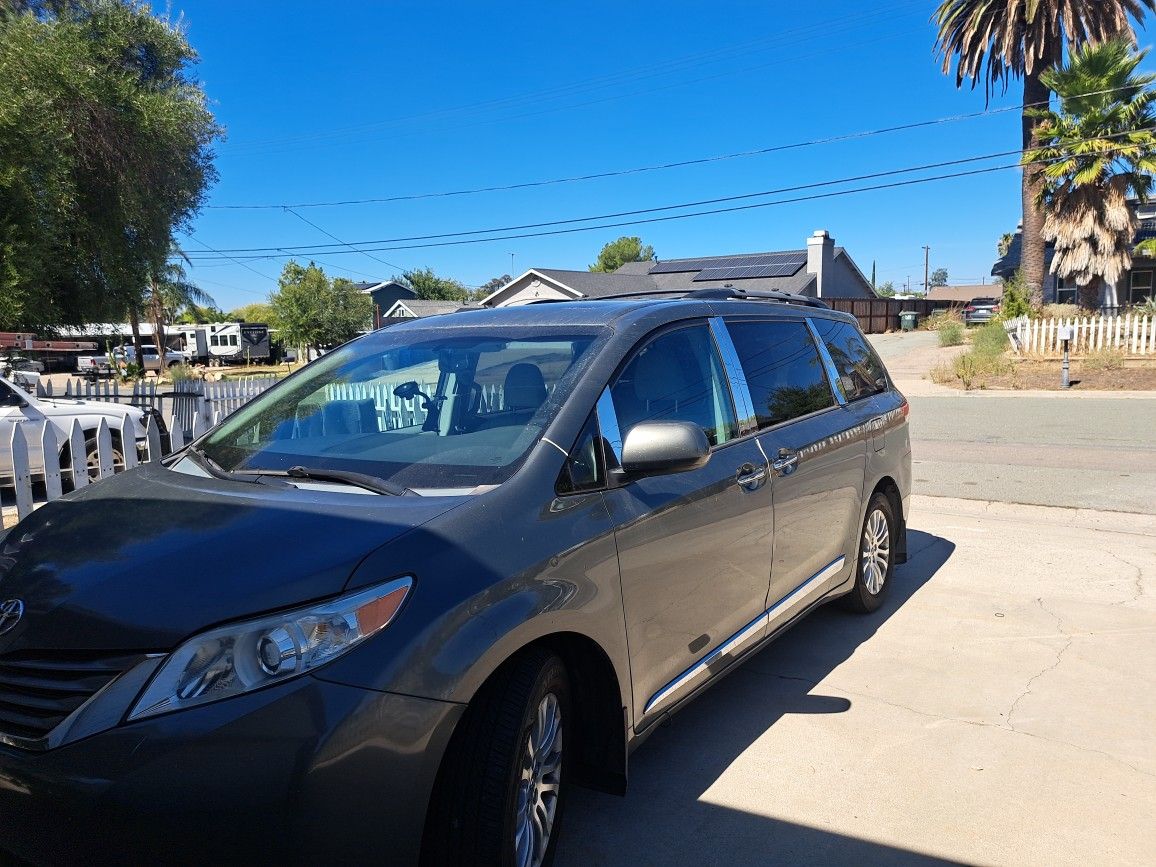 2013 Toyota Sienna