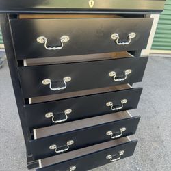 chest of drawers  48”Tx33”Lx18D/ Cajonera buena 48”Tx33”Lx18D/ chest of drawers  good