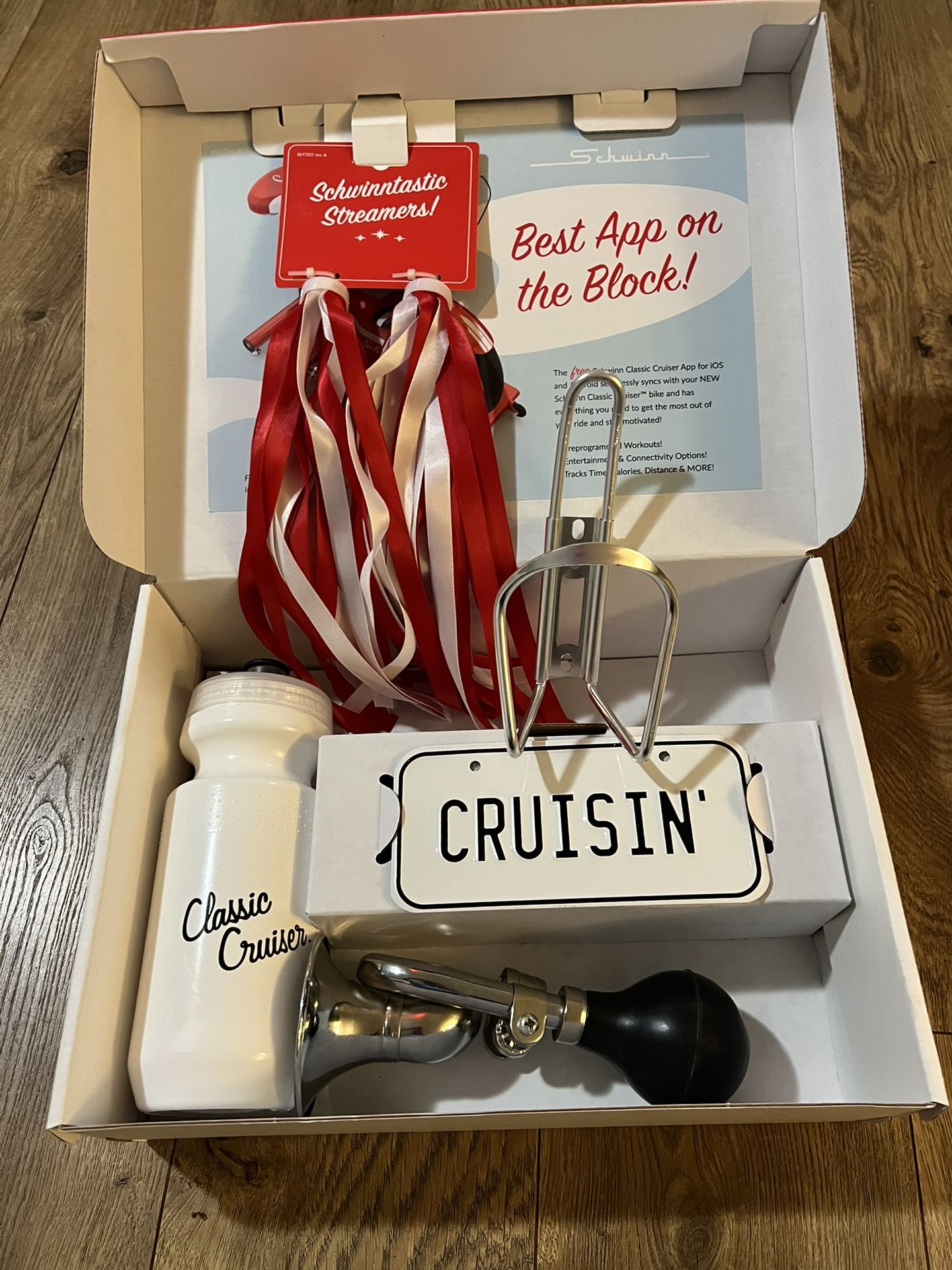Schwinn Classic Cruiser Accessory Kit – Vintage-Inspired Bicycle Add-On Set (New in Box)
