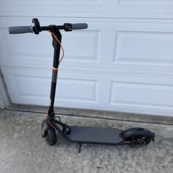 Like New Adult owned  SEGWAY Ninebot electric scooter (Model F30) * **Reduced Price **