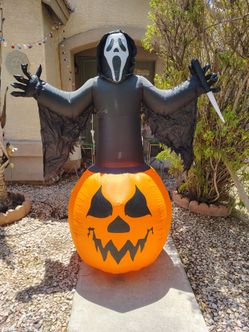 Fun World 2022 Halloween Scream Ghost Face 6' Inflatable Yard Decor.