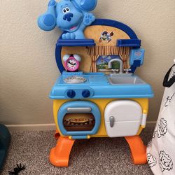 Kids play kitchen with play food
