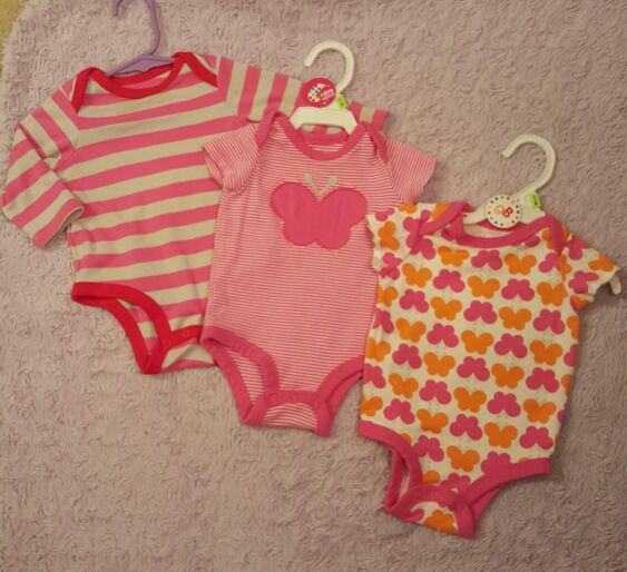 Giggle Baby 0 to 3 months onesies