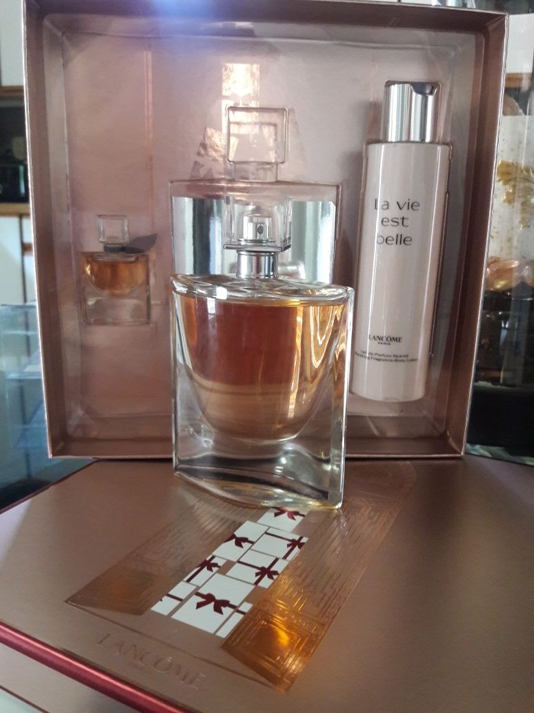 Lancome La vie est belle (gif set).