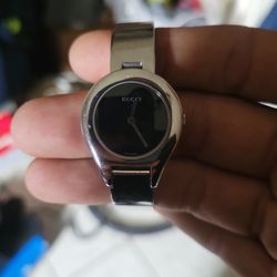 ****Women's Gucci 6700L For Sale****