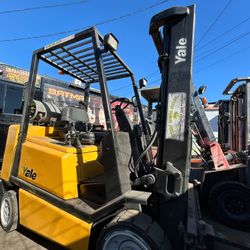 YALE forklift 5,000 On LIKE NEW