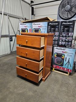 Dresser