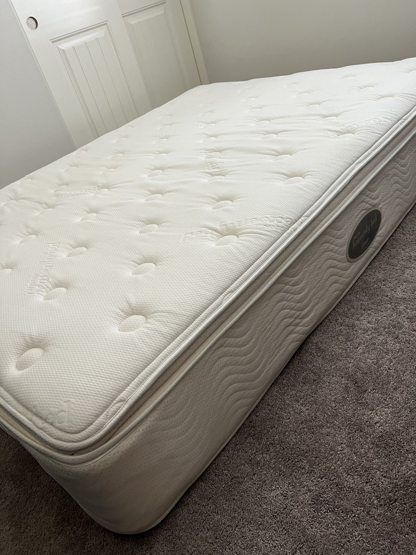 Westin Heavenly Bed Queen Mattress for Sale in Fontana, CA OfferUp