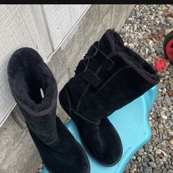 Brand New Ugg Boots For Women And Youth Size 6