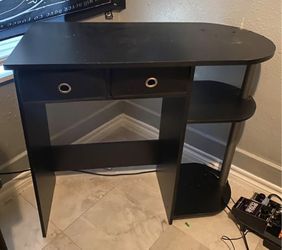 SMALL KIDS DESK