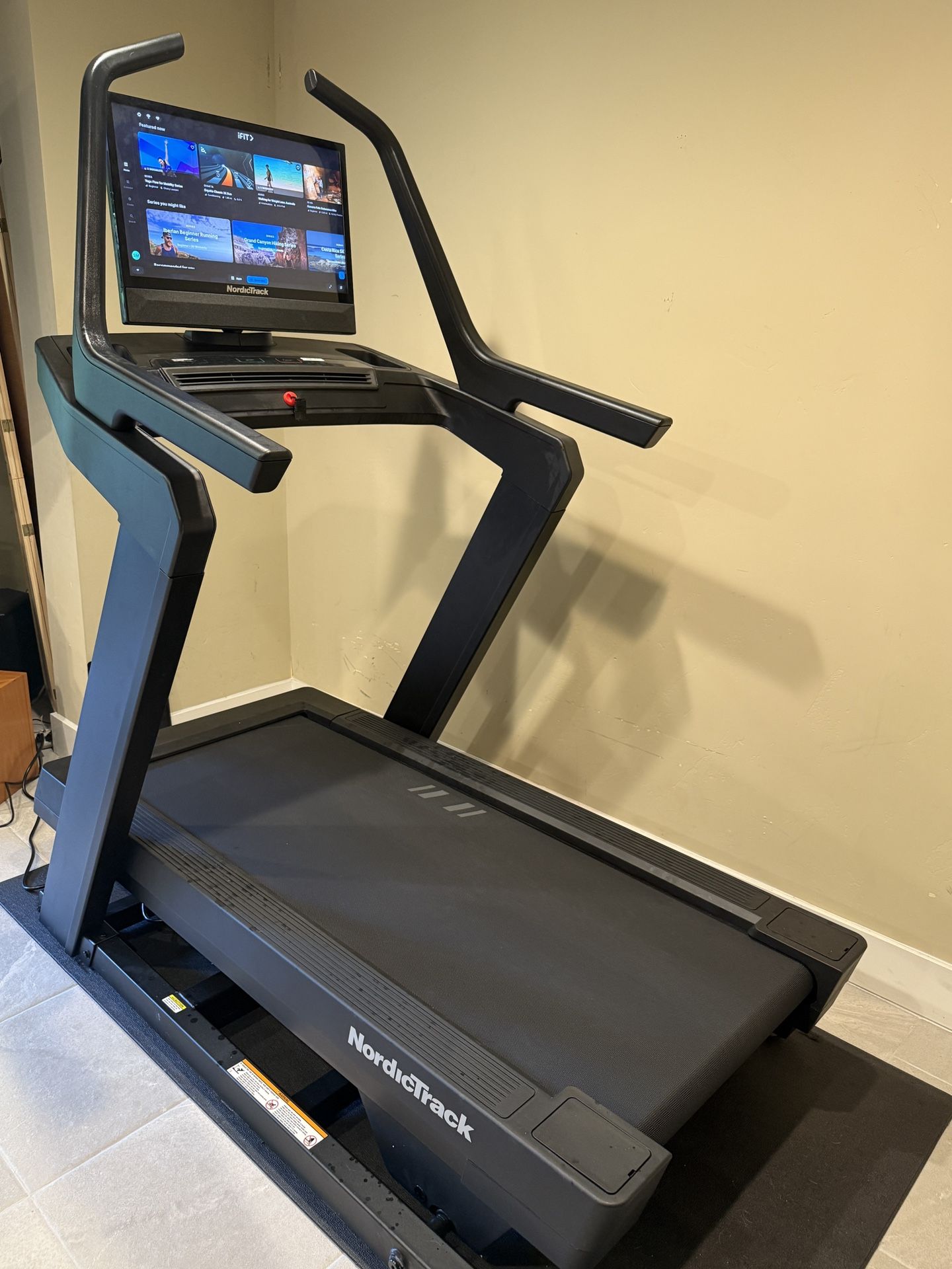 Nordic Track X24 Treadmill  - New w/4 Yr Warranty