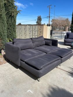 Gray Sofa W/ Lounge!