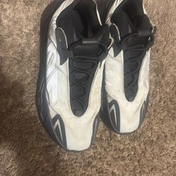 Yeezy 700