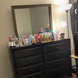 Dresser With Mirror!…