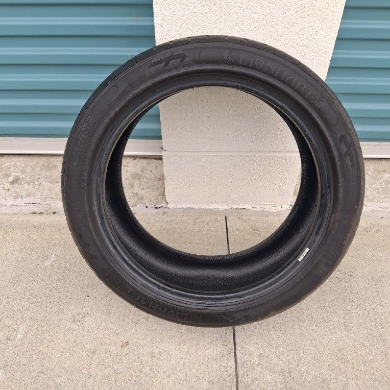 (1) 215 45 17  Lionhart