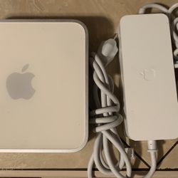 Mac Mini with Apple Keyboard and Charger 