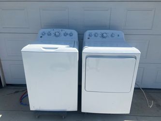 GE Top Load Washer and Gas Dryer Set