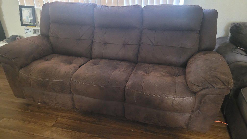 Couch Recliner With USB 