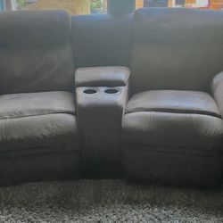 Electric recliner loveseat 