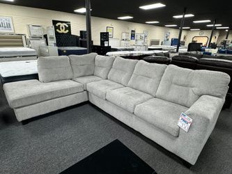 L Shape Sectional. 🚚WE DELIVER🚚