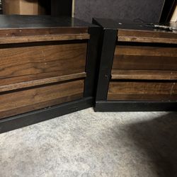 5 Drawer Dresser,very Nice, And Nice Side Stand With 2 Drawers And A Free Night Stand The Same