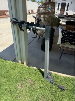 Yakima Folding Bike Hitch (holds 3 bikes) with KEY
